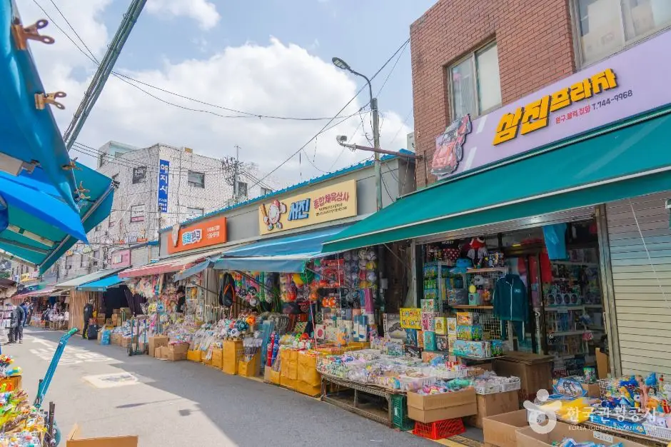동대문 문구완구거리 (창신동 문구완구시장) - 서울 종로구 여행 가볼 만한 곳 3 7c337bdb 889e 4f07 85ba 625fe6b7405c